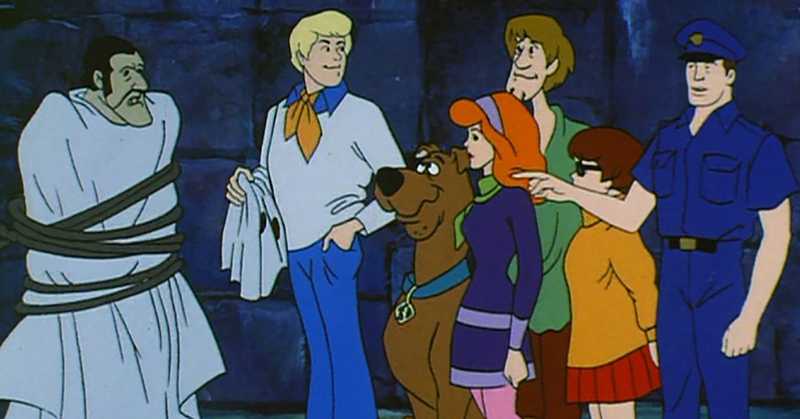 Zdemaskowanie potwora. Scena z serialu Scooby Doo